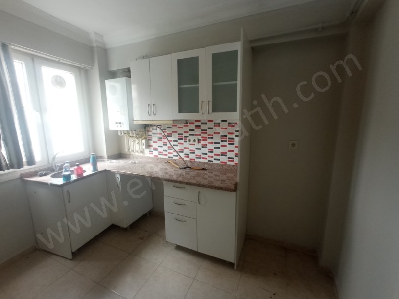 Fatih Kiralık Daire Kocamustafapaşada 8 Senelik Genç Binada Memura 1+1 3.Kat