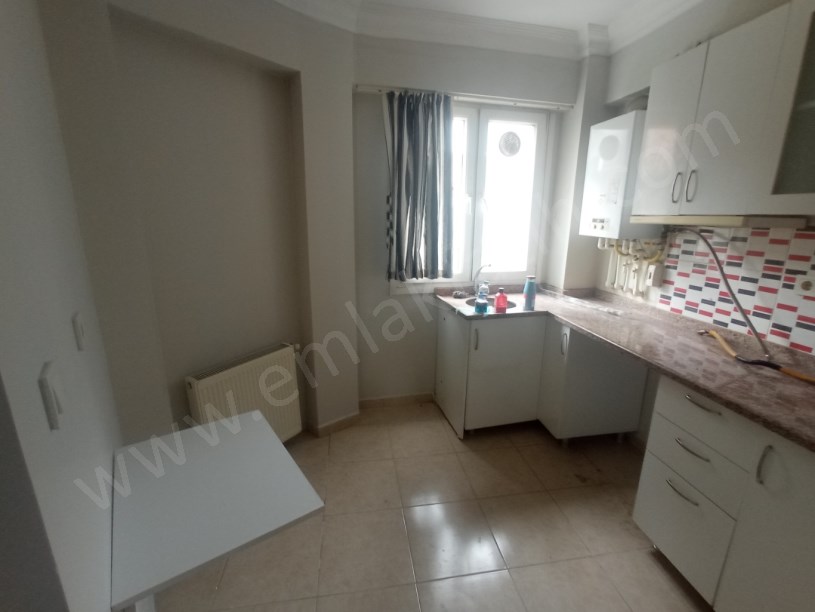 Fatih Kiralık Daire Kocamustafapaşada 8 Senelik Genç Binada Memura 1+1 3.Kat