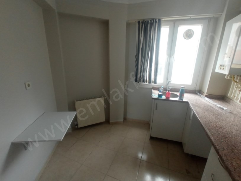 Fatih Kiralık Daire Kocamustafapaşada 8 Senelik Genç Binada Memura 1+1 3.Kat