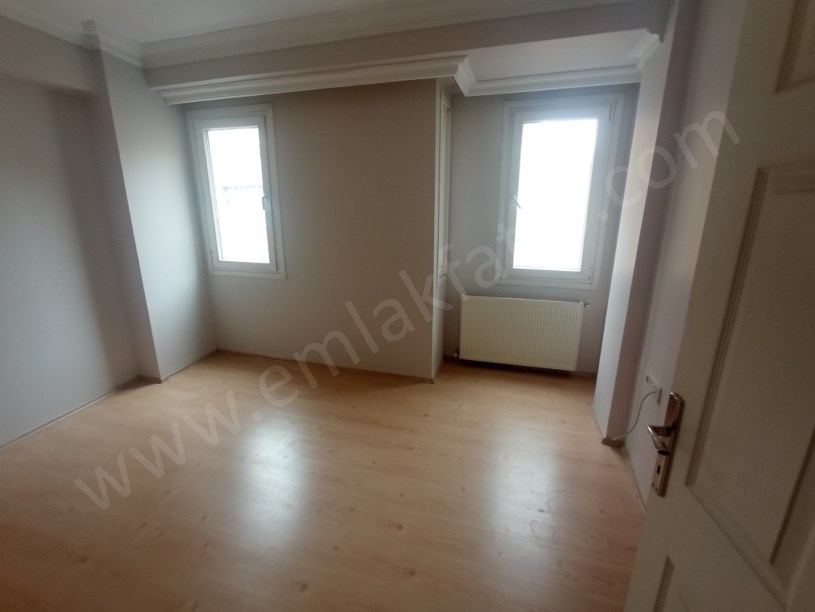 Fatih Kiralık Daire Kocamustafapaşada 8 Senelik Genç Binada Memura 1+1 3.Kat