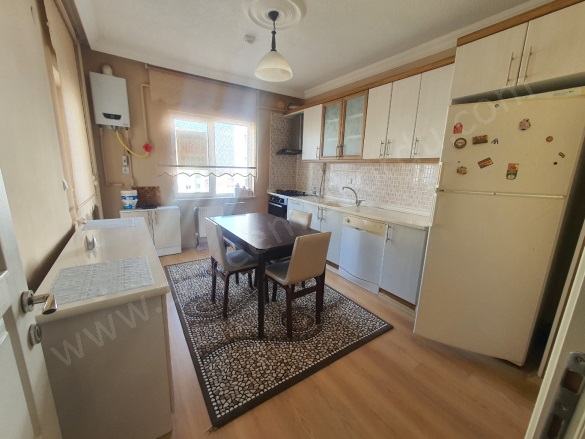 Eskipazar Mah. Altınordu Kiralık Daire |  3+1 Oda | 147M2 Aylık 20.000Tl | 4. Kat | Doğalgaz | 1 Banyo | 3 Yatak Odası Resim-4