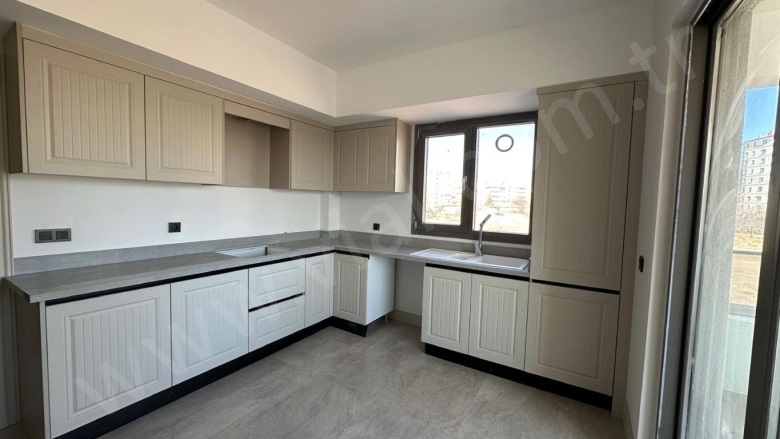 Mithatpaşa Mah. Kocasinan Satılık Daire |  3+1 Oda | 175M2 4.250.000Tl  Krediye Uygun  | 8. Kat | Kombi Resim-5