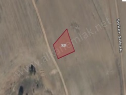 Merkez Güneşli Köyü Satılık Parsel 652 M2