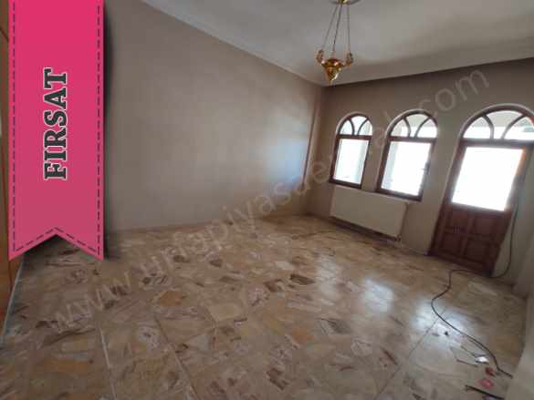 Şanlıurfa Yenişehir Uçaksavar Kavşağında Satılık Daire Uygun 4 Kat 4+1 Haliliye Mah