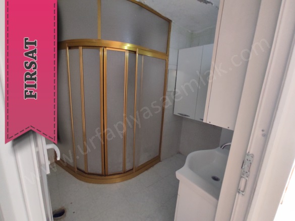 Karsıyaka Mah. Haliliye Kiralık Daire |  3+1 Oda | 175M2 Aylık 14.000Tl | 3. Kat | Kombi | 1 Banyo | 1 Yatak Odası Resim-4