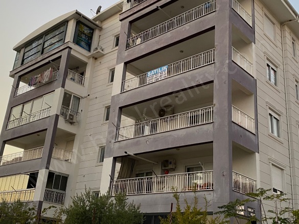 Kadriye Mah. Serik Satılık Daire |  2+1 Oda | 110M2 4.250.000Tl  Krediye Uygun  | 3. Kat | Doğalgaz | 1 Banyo | 1 Yatak Odası Resim-1
