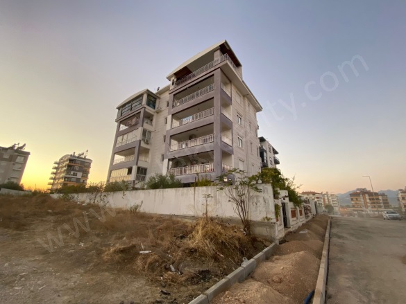 Kadriye Mah. Serik Satılık Daire |  2+1 Oda | 110M2 4.250.000Tl  Krediye Uygun  | 3. Kat | Doğalgaz | 1 Banyo | 1 Yatak Odası Resim-3