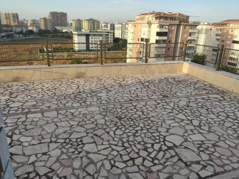 BEYLİKDÜZÜNDE DENİZ MANZARALI 5+2 DUBLEKS DAİRE