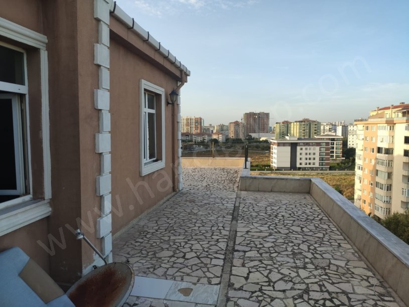 BEYLİKDÜZÜNDE DENİZ MANZARALI 5+2 DUBLEKS DAİRE