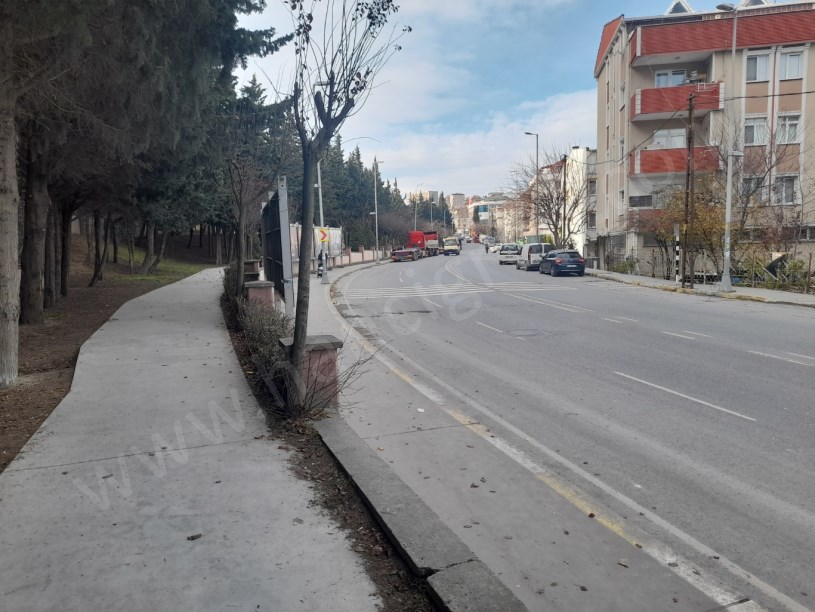 BEYLİKDÜZÜNDE MÜSTAKİL SATILIK 4 KATLI BİNA