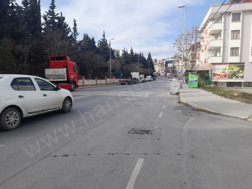 BEYLİKDÜZÜNDE MÜSTAKİL SATILIK 4 KATLI BİNA