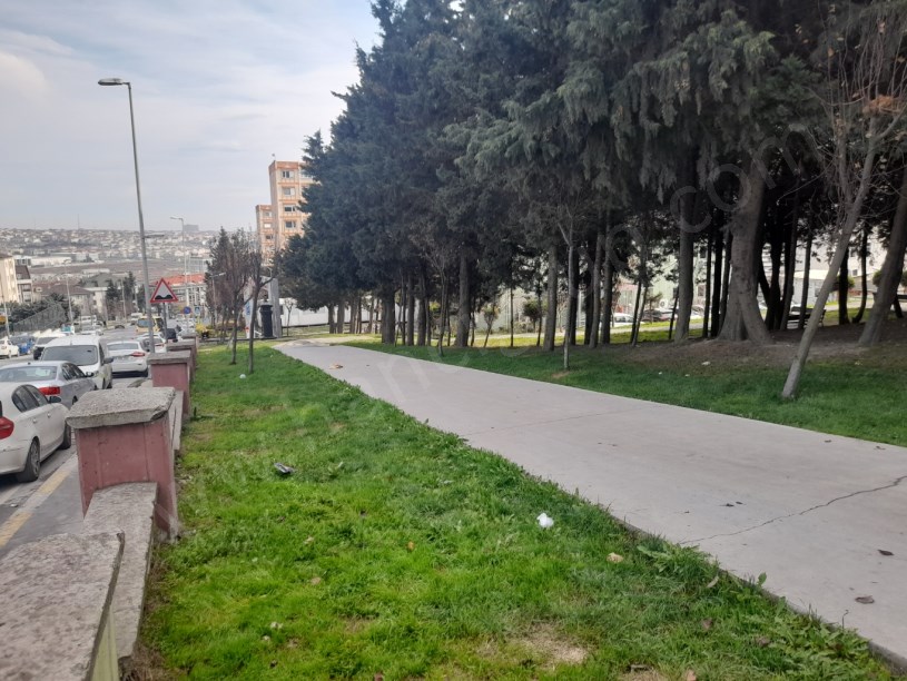 BEYLİKDÜZÜNDE MÜSTAKİL SATILIK 4 KATLI BİNA