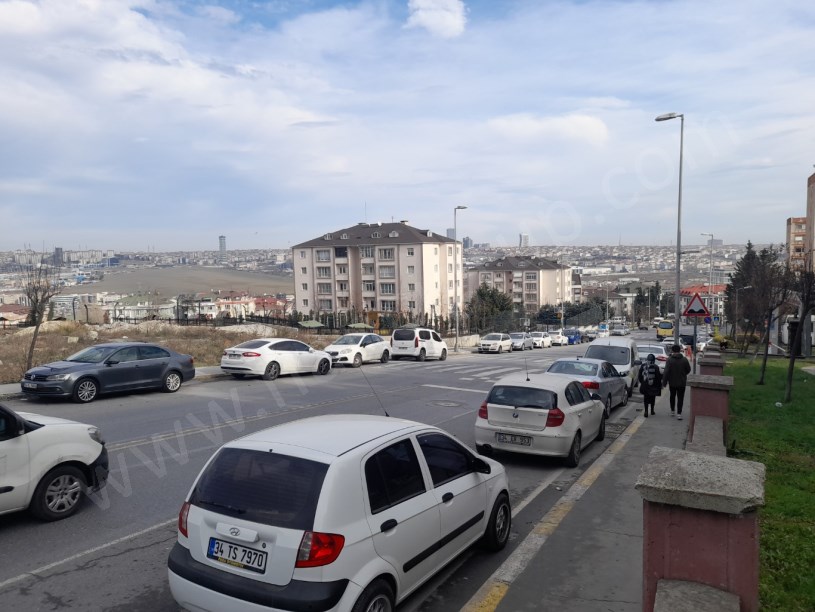 BEYLİKDÜZÜNDE MÜSTAKİL SATILIK 4 KATLI BİNA
