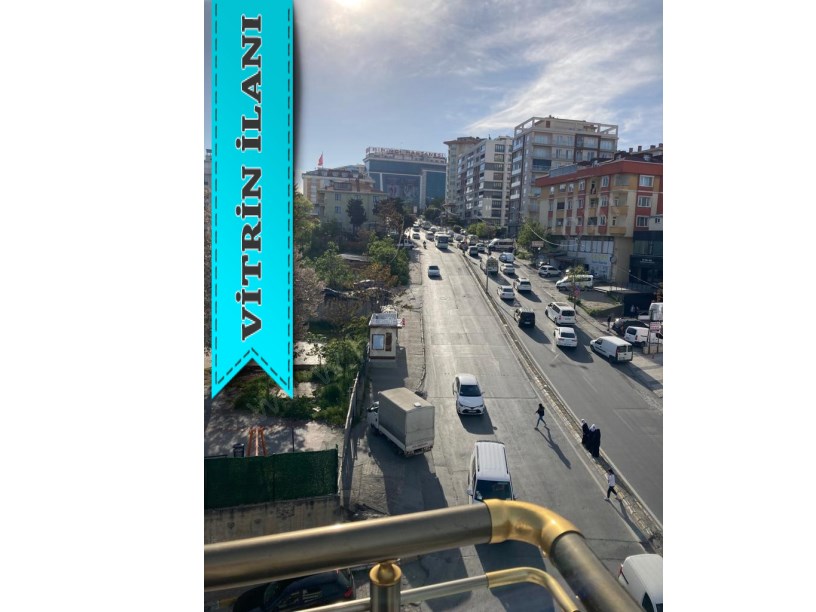 BEYLİKDÜZÜ KAYMAKAMLIĞA YAKIN 2+1 ÇATI KATI DAİRE