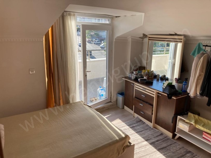 BEYLİKDÜZÜ KAYMAKAMLIĞA YAKIN 2+1 ÇATI KATI DAİRE