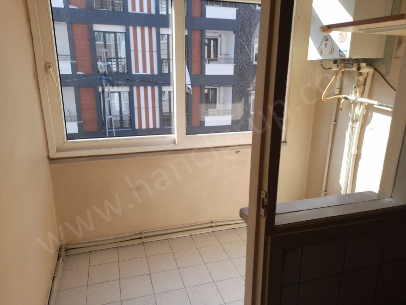 AVCILAR METROBÜSE YÜRÜME MESAFESİNDE SATILIK 2+1 DAİRE