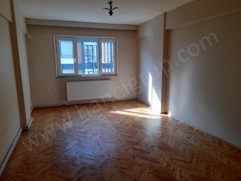 AVCILAR METROBÜSE YÜRÜME MESAFESİNDE SATILIK 2+1 DAİRE