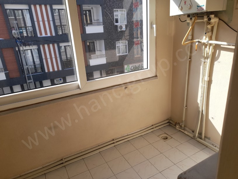 AVCILAR METROBÜSE YÜRÜME MESAFESİNDE SATILIK 2+1 DAİRE