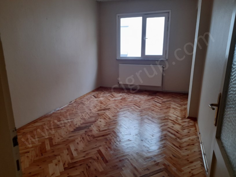 AVCILAR METROBÜSE YÜRÜME MESAFESİNDE SATILIK 2+1 DAİRE