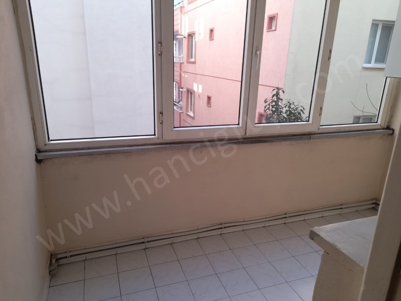 AVCILAR METROBÜSE YÜRÜME MESAFESİNDE SATILIK 2+1 DAİRE