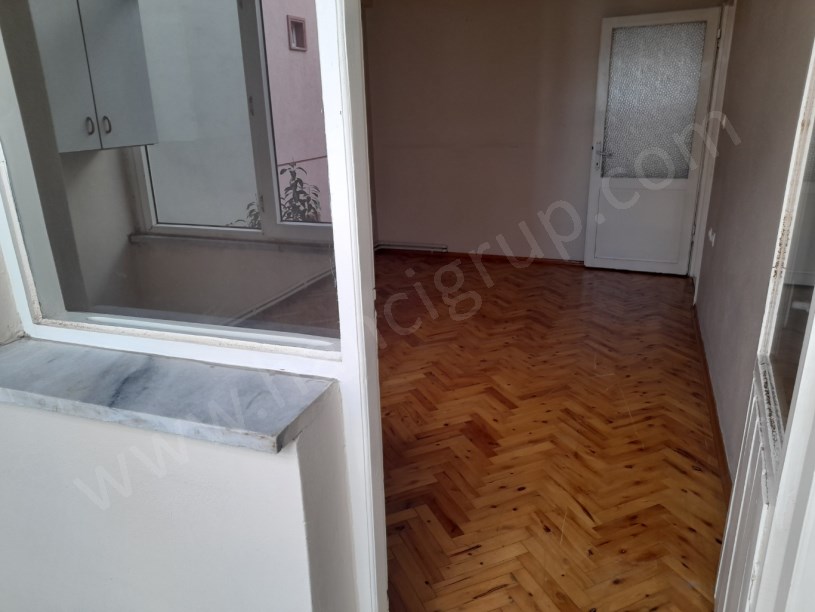 AVCILAR METROBÜSE YÜRÜME MESAFESİNDE SATILIK 2+1 DAİRE