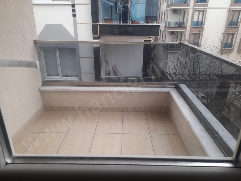 BEYLİKDÜZÜNDE ÇİFT GİRİŞLİ GENİŞ MASRAFSIZ 4+2 DUBLEKS DAİRE