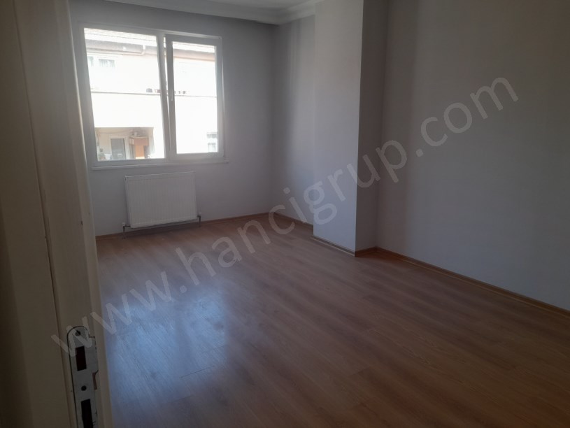 BEYLİKDÜZÜNDE ÇİFT GİRİŞLİ GENİŞ MASRAFSIZ 4+2 DUBLEKS DAİRE