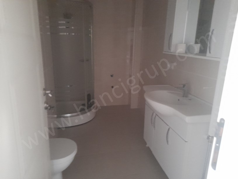 BEYLİKDÜZÜNDE ÇİFT GİRİŞLİ GENİŞ MASRAFSIZ 4+2 DUBLEKS DAİRE