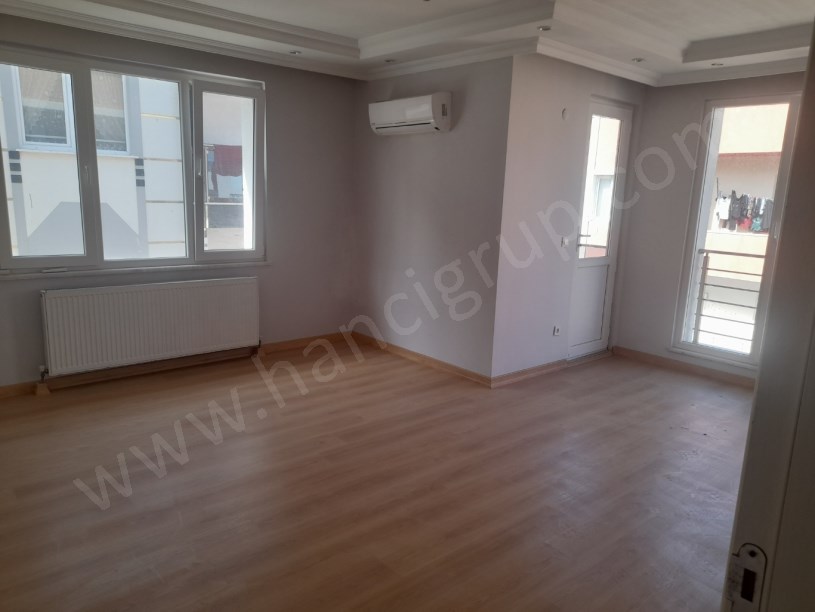 BEYLİKDÜZÜNDE ÇİFT GİRİŞLİ GENİŞ MASRAFSIZ 4+2 DUBLEKS DAİRE