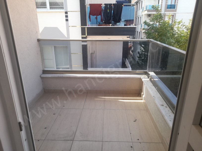 BEYLİKDÜZÜNDE ÇİFT GİRİŞLİ GENİŞ MASRAFSIZ 4+2 DUBLEKS DAİRE