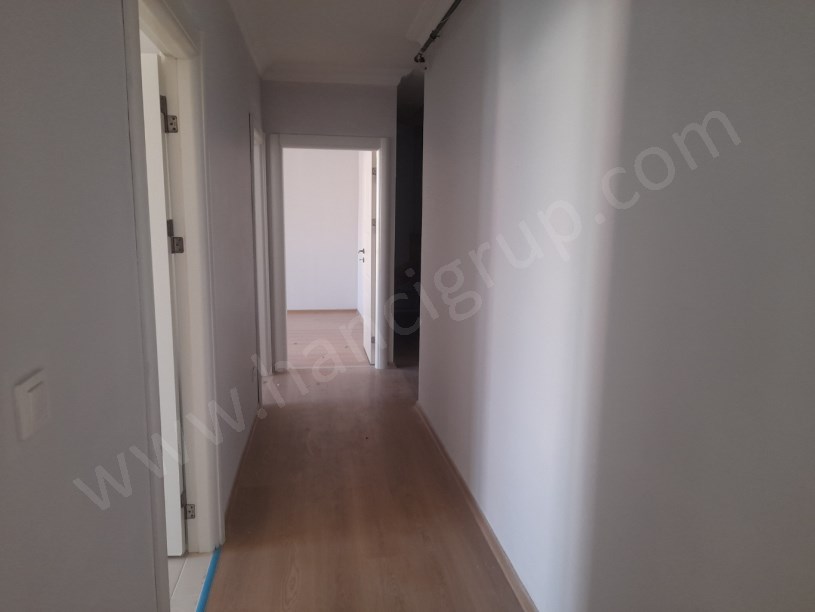 BEYLİKDÜZÜNDE ÇİFT GİRİŞLİ GENİŞ MASRAFSIZ 4+2 DUBLEKS DAİRE