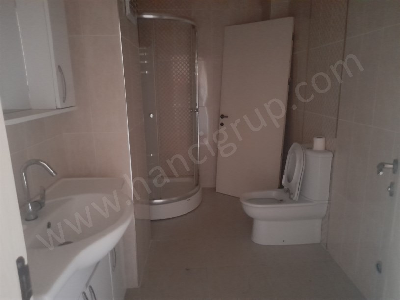 BEYLİKDÜZÜNDE ÇİFT GİRİŞLİ GENİŞ MASRAFSIZ 4+2 DUBLEKS DAİRE