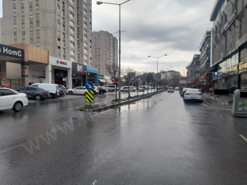 BEYLİKDÜZÜNDE ÇİFT GİRİŞLİ GENİŞ MASRAFSIZ 4+2 DUBLEKS DAİRE