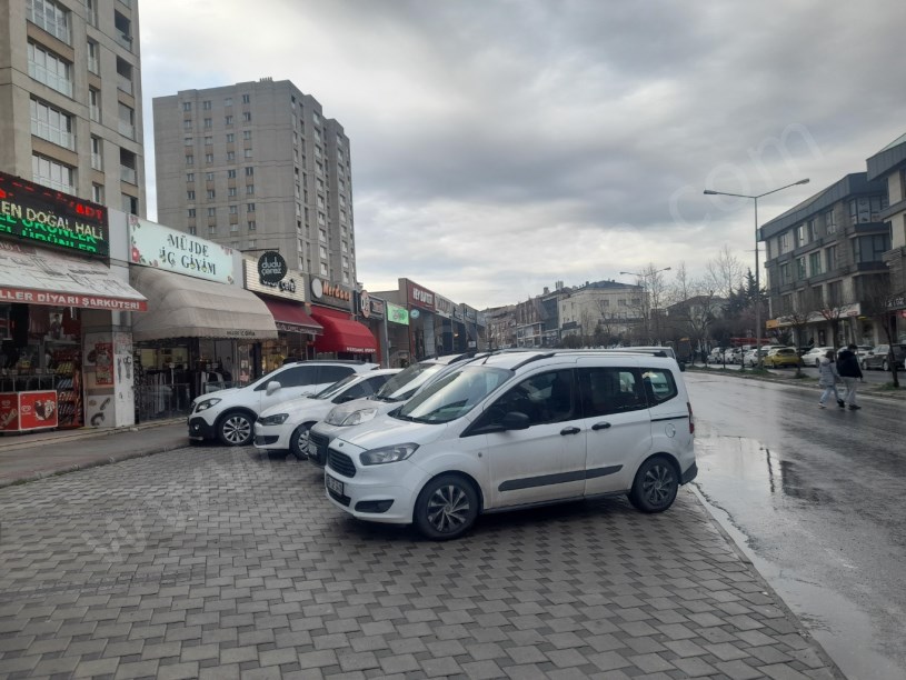 BEYLİKDÜZÜNDE ÇİFT GİRİŞLİ GENİŞ MASRAFSIZ 4+2 DUBLEKS DAİRE