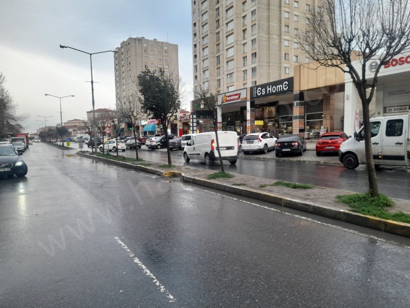BEYLİKDÜZÜNDE ÇİFT GİRİŞLİ GENİŞ MASRAFSIZ 4+2 DUBLEKS DAİRE