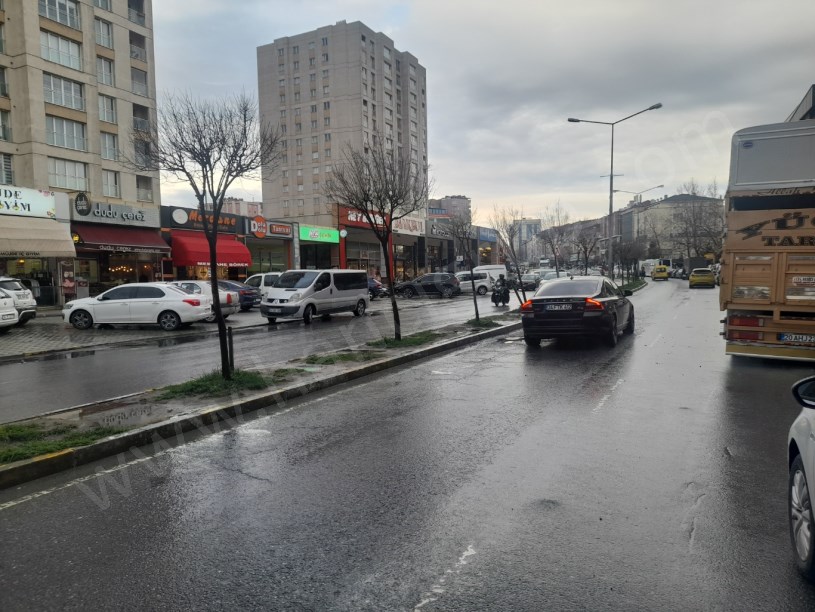 BEYLİKDÜZÜNDE ÇİFT GİRİŞLİ GENİŞ MASRAFSIZ 4+2 DUBLEKS DAİRE