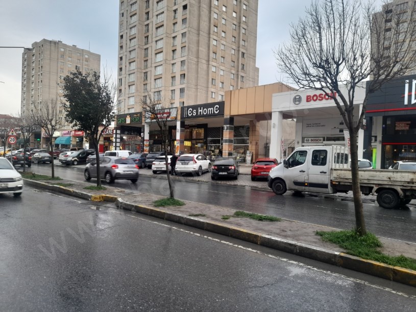 BEYLİKDÜZÜNDE ÇİFT GİRİŞLİ GENİŞ MASRAFSIZ 4+2 DUBLEKS DAİRE
