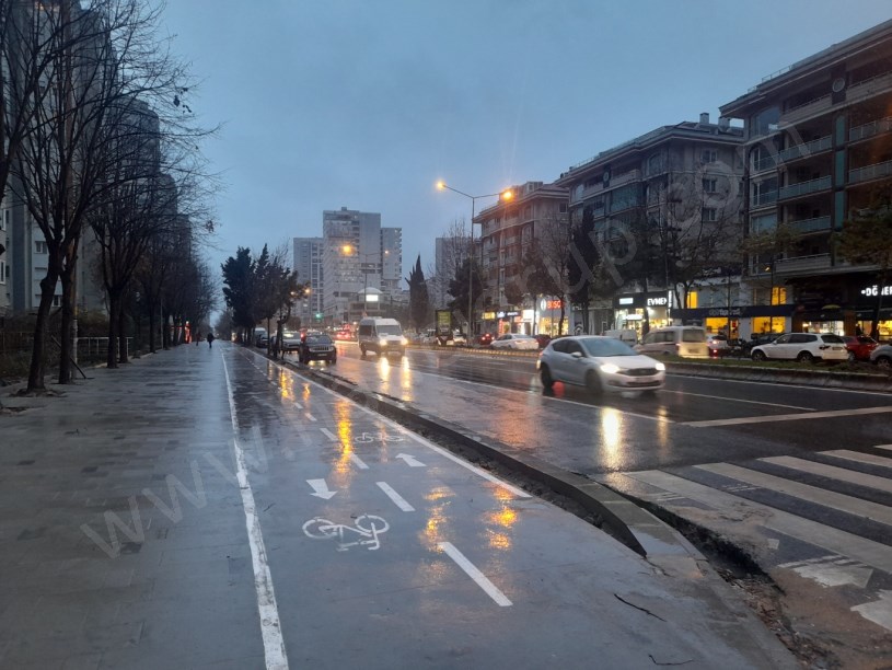 BEYLİKDÜZÜ MERKEZDE 3+1 SATILIK DAİRE