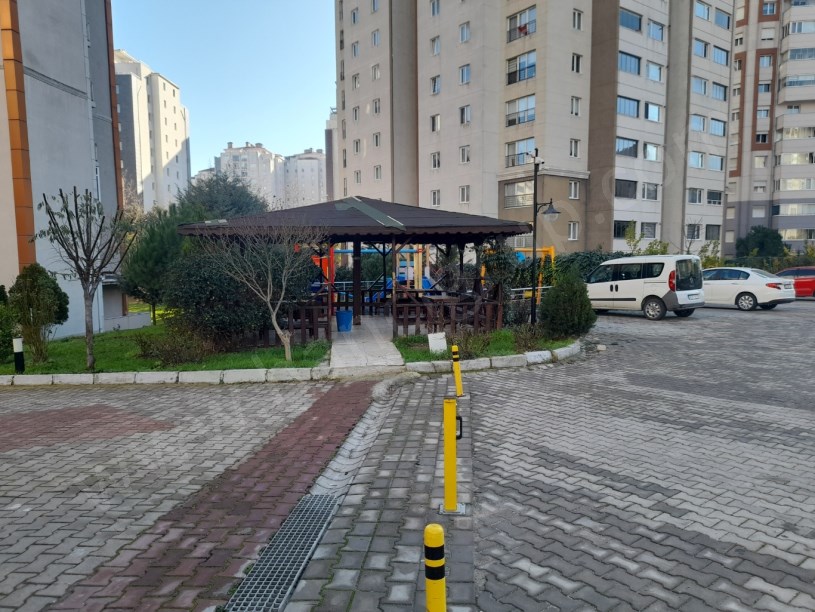 BEYLİKDÜZÜ MERKEZDE 3+1 SATILIK DAİRE