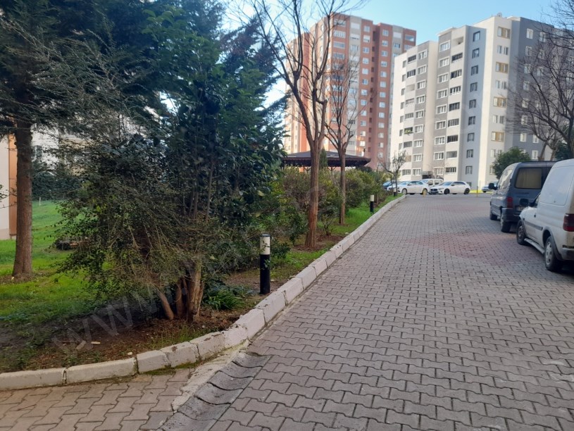 BEYLİKDÜZÜ MERKEZDE 3+1 SATILIK DAİRE