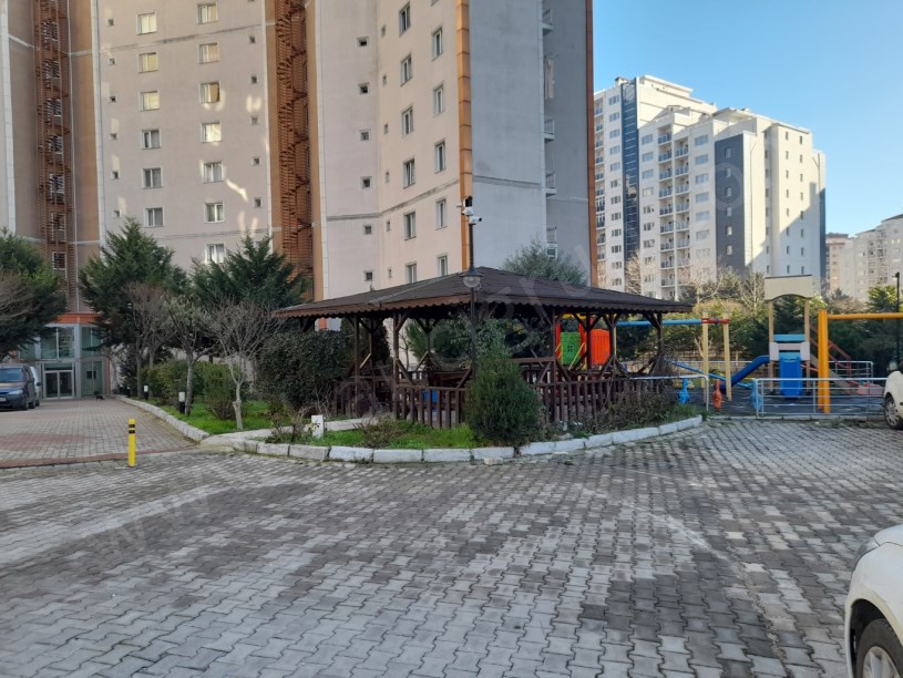 BEYLİKDÜZÜ MERKEZDE 3+1 SATILIK DAİRE