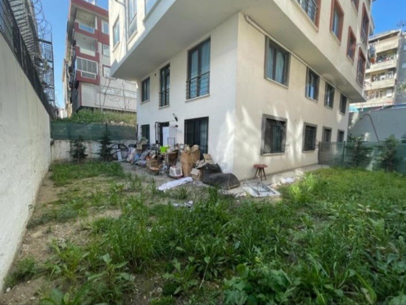 BEYLÜKDÜZÜ YAKUPLU MAH. BAHÇE KULLANIMLI SATILIK 2+1 DAİRE
