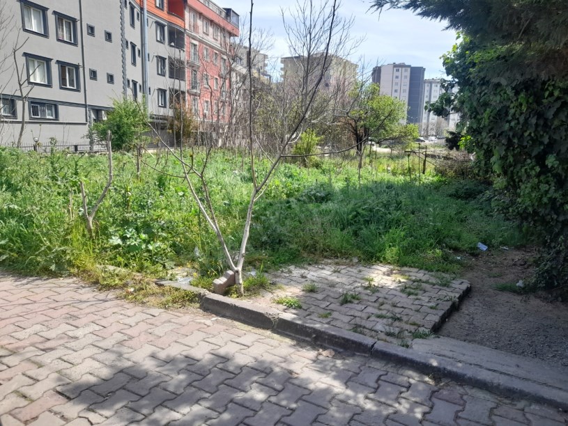 BEYLİKDÜZÜ YAKUPLU MERKEZDE 1.100 M2 KİRALIK ARSA