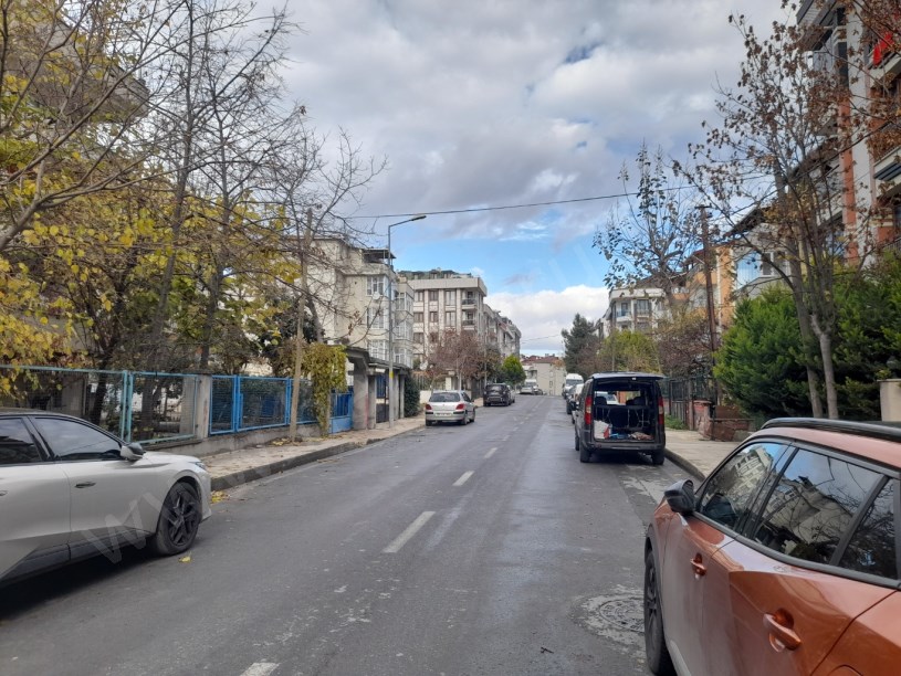 BEYLİKDÜZÜ YAKUPLU  2+1 BAHÇE KATI TERASLI SATILIK DAİRE