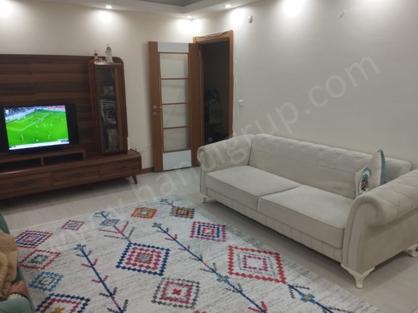 BEYLİKDÜZÜ YAKUPLU  2+1 BAHÇE KATI TERASLI SATILIK DAİRE