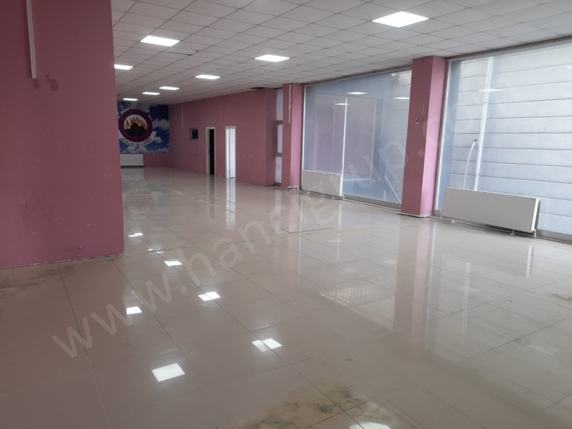 GÜZELYURT METROBÜS DURAĞINDA 250 M2 KİRALIK DÜKKAN