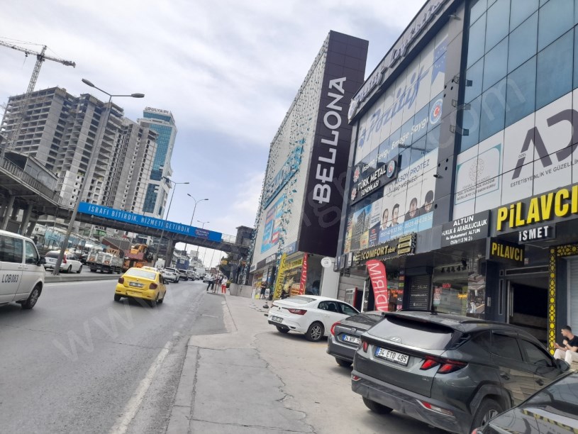 GÜZELYURT METROBÜS DURAĞINDA 250 M2 KİRALIK DÜKKAN