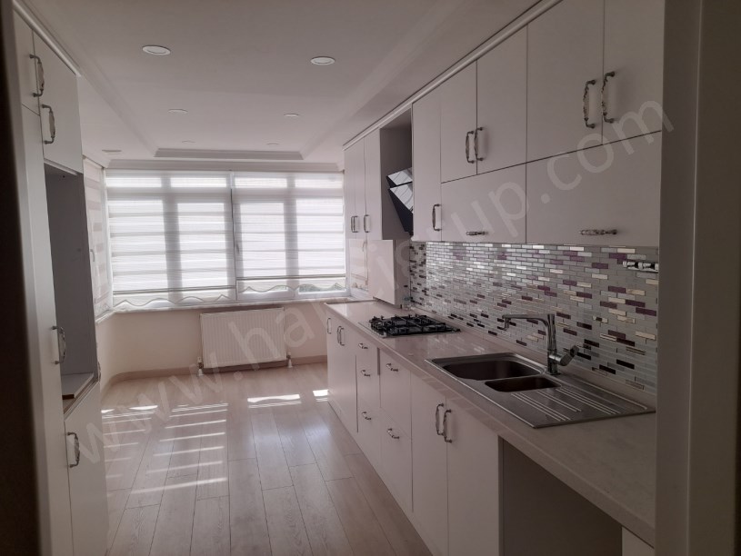 İHLAS MARMARA EVLERİNDE FUL YAPILI SATILIK 3+1 DAİRE