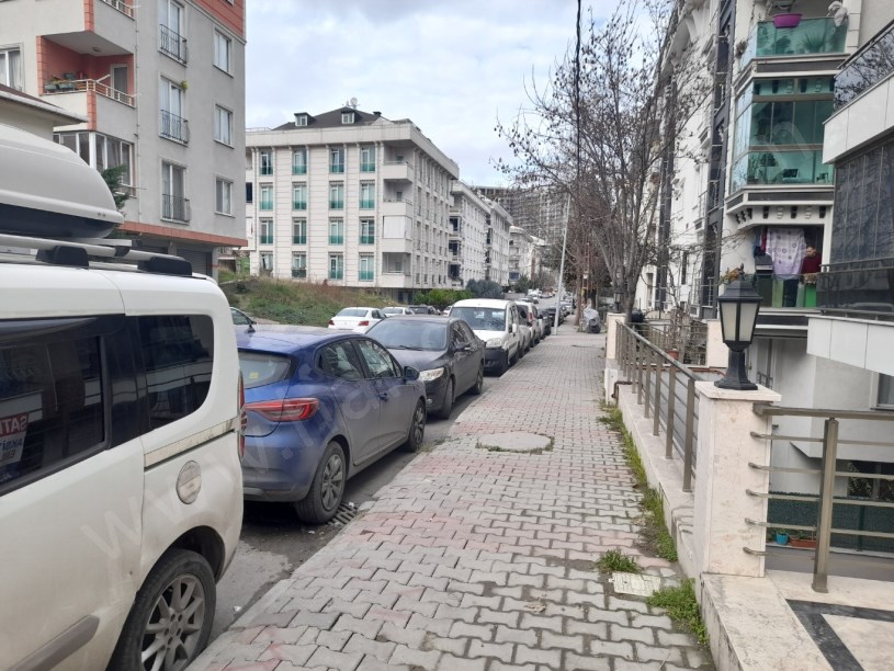 BEYLİKDÜZÜ YAKUPLUDA GENİŞ SATILIK 2+1 DAİRE