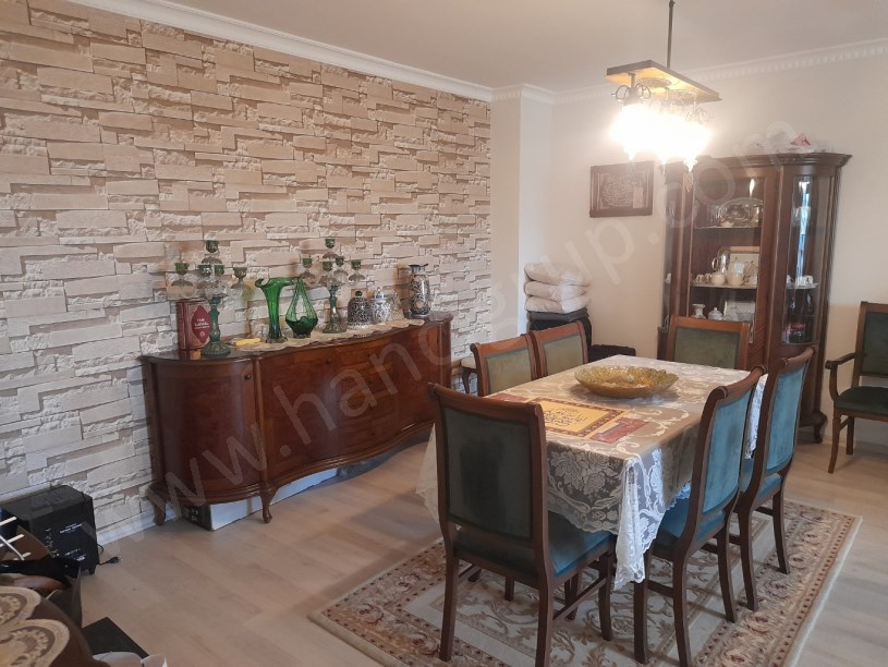KAVAKLI MERKEZDE SİTE İÇERİSİNDE GENİŞ DUBLEKS SATILIK DAİRE 